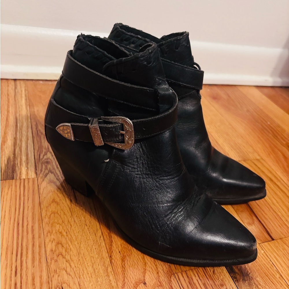 dingo Black Leather Pointed Toe Ankle Booties with Buckle
